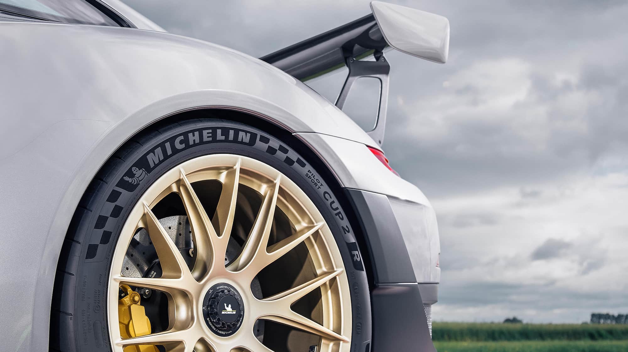 Michelin Pilot Sport Cup 2R en coche deportivo
